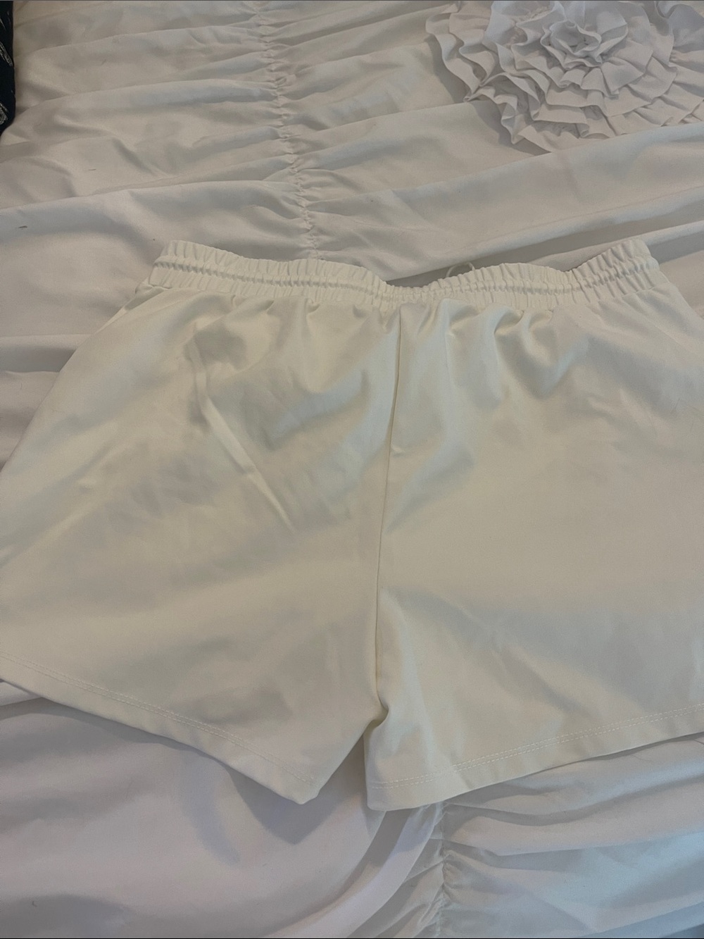 Cynthia Rowley Women’s Cream Drawstring Shorts - Picture 4 of 4